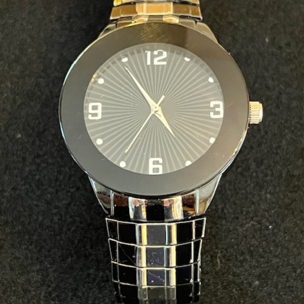 ACCUTIME | Watch Corp Black Dial Stretch Band Sporty-NEW Battery-EUC
